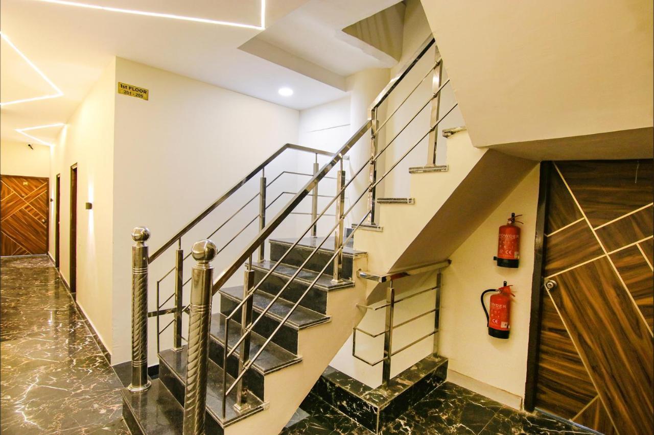 Fabhotel Palm Plaza Zirakpur Esterno foto