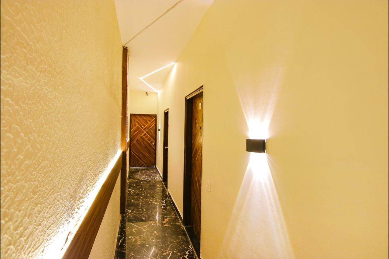 Fabhotel Palm Plaza Zirakpur Esterno foto